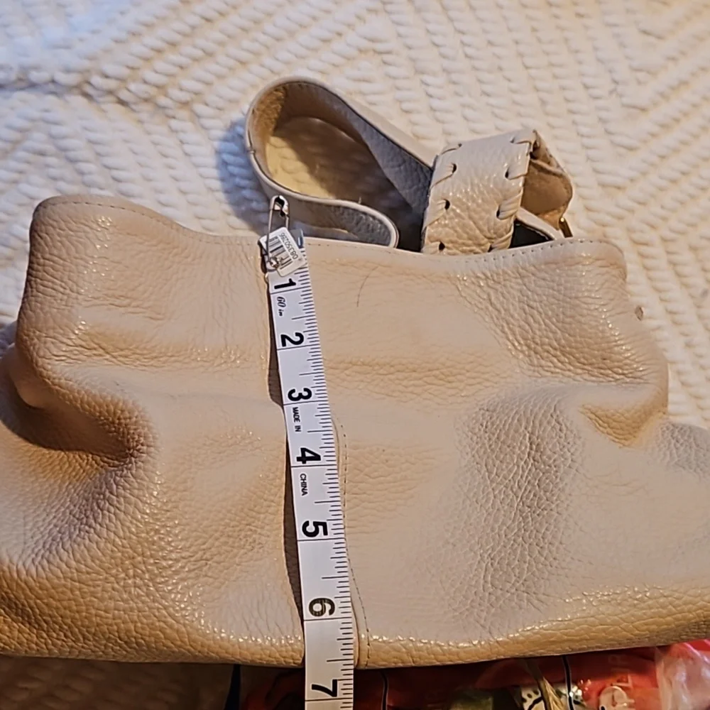 Ivory handbag 12x8x6.5 with three straps. - Picture 9 of 12